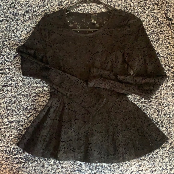 Black lace peplum - Picture 2 of 2
